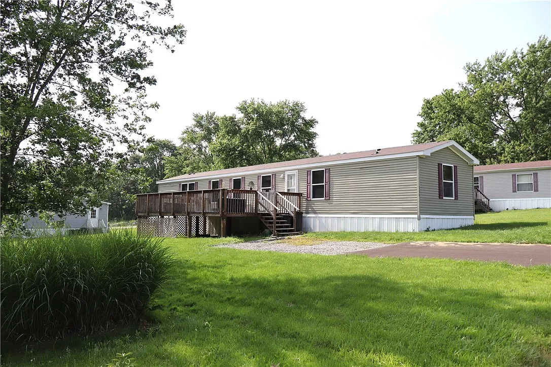120 Woodview Dr photo 1