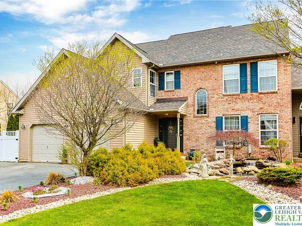 2127 Rolling Meadow Dr, Macungie, PA 18062