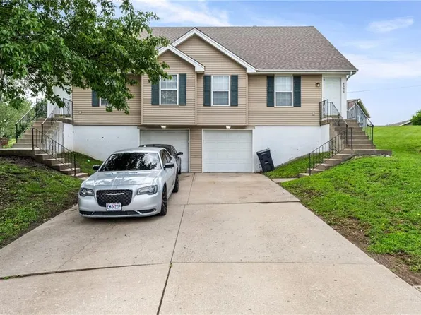 8644-8646 NW Waukomis Dr, Kansas City, MO 64154