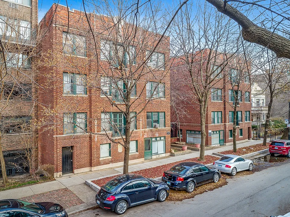 630-38 W Arlington Pl