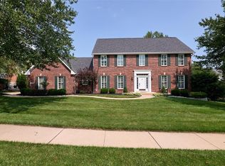 1635 Highland Valley Cir, Chesterfield, MO 63005