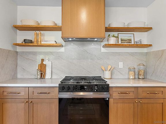 4th image of 10765 Lupin Way