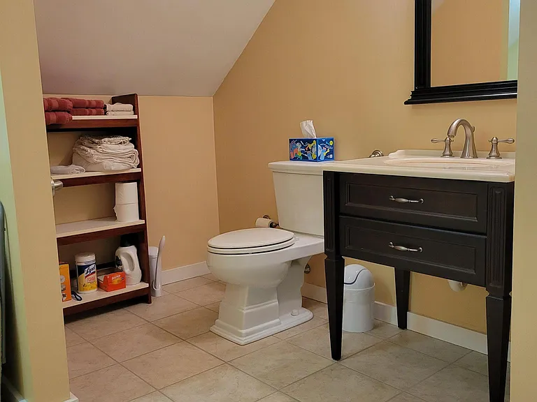 550 Greenland Rd — Photo 8
