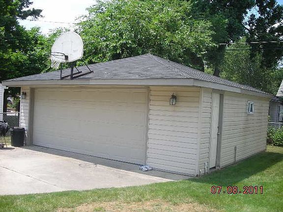 3rd image of 9911 Norborne Ave