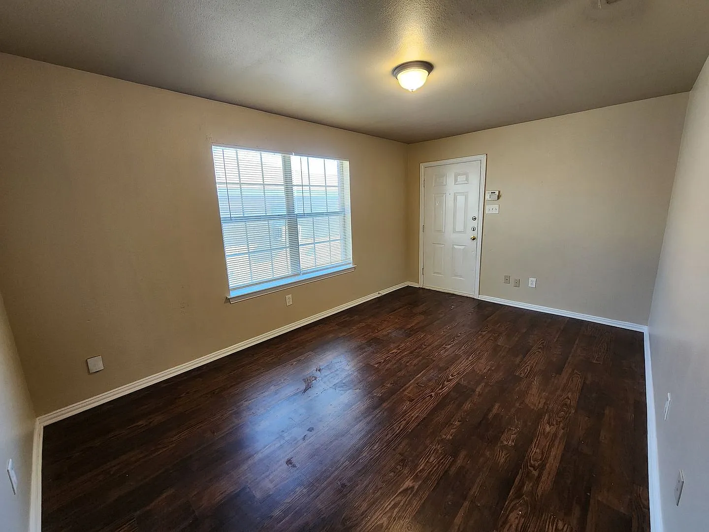 3 Bedroom Duplex In South Fort Worth — Photo 4