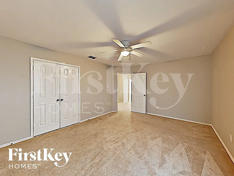 716 Wrigley Dr — Photo 12