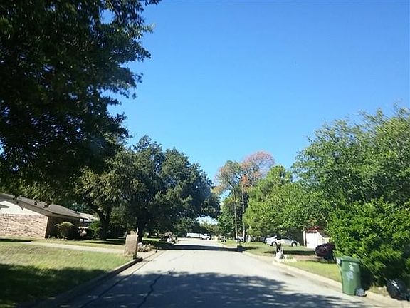 5th image of 1011 Holly Hill Ct