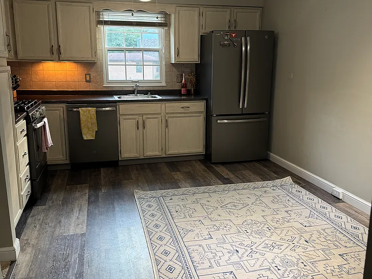 747 Windvue Dr — Photo 4
