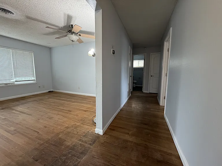 2098 Lincoln Rd — Photo 9