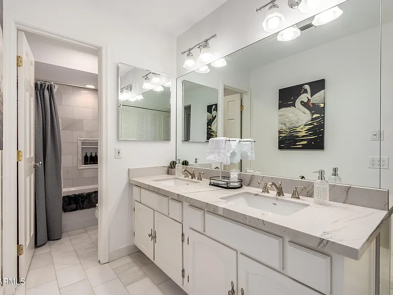 14425 N Coral Gables Dr — Photo 25