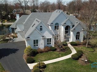 550 Spring Lake Pt, Holland, OH 43528