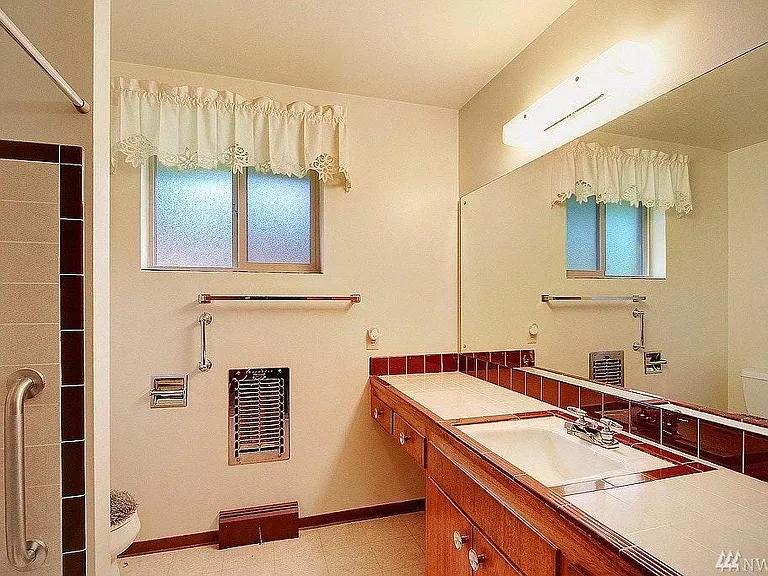 88 Monterey Pl NE — Photo 8