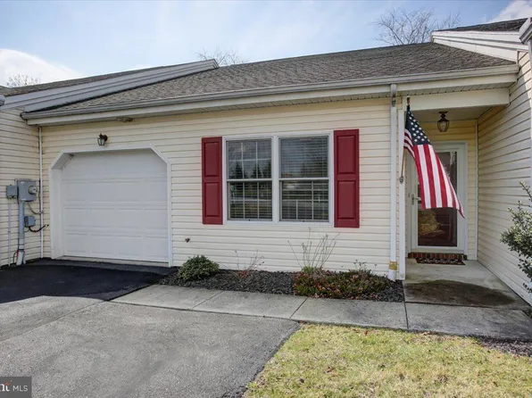 2515 Sherry Dr, Chambersburg, PA 17202