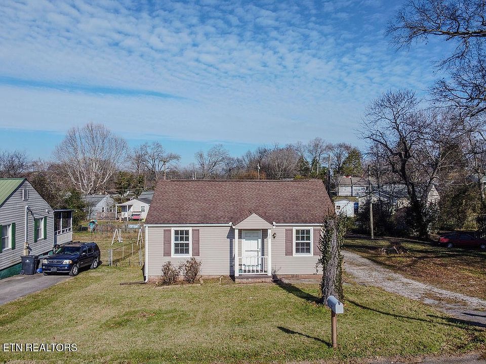 1st image of 1937 W Gilbert Ln