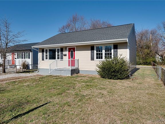 2nd image of 222 N Kalmia Ave