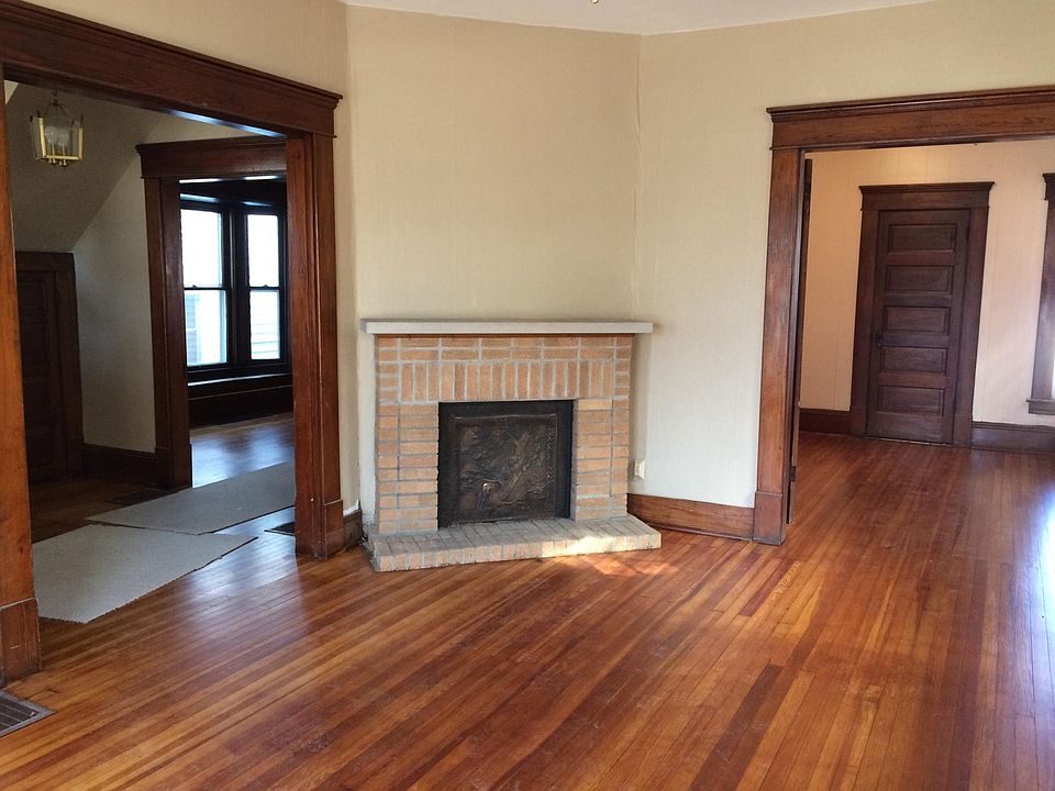 2nd image of 35 N Main St