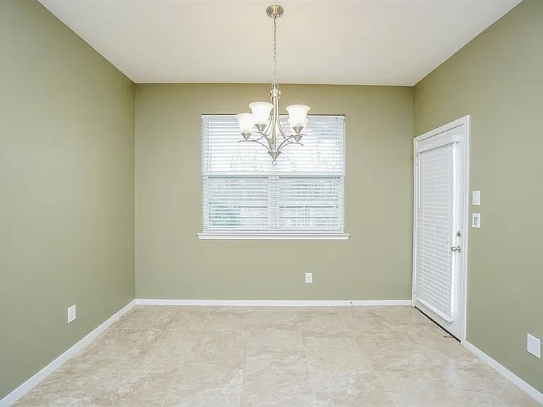 3211 London Ln — Photo 17