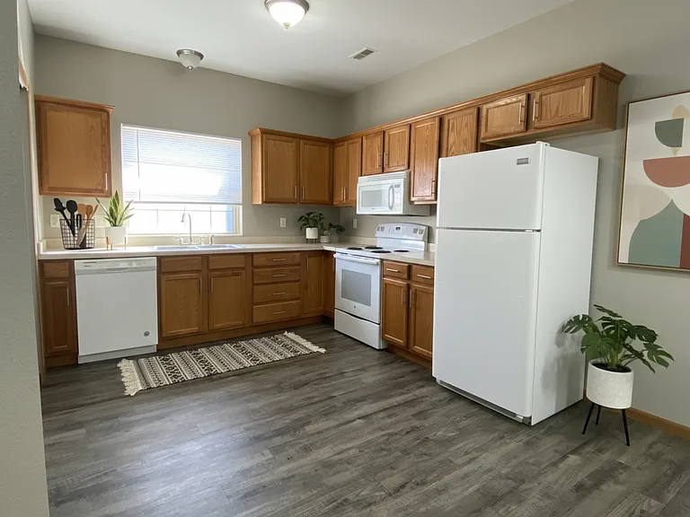 Westridge Apartments and Townhomes — Photo 15