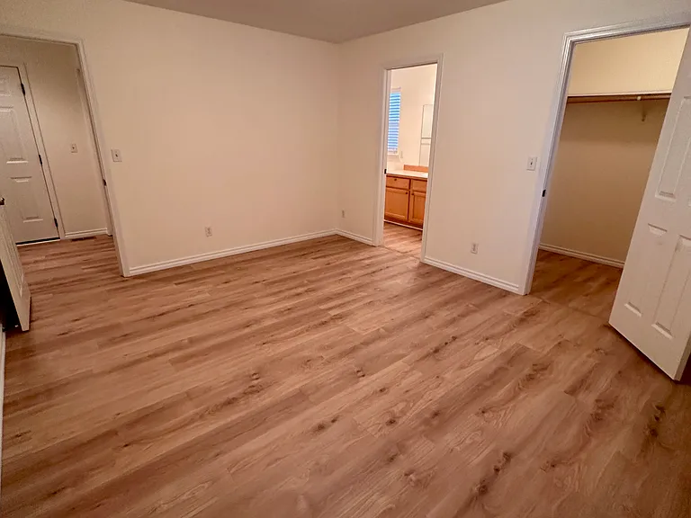 414 Louis Ln — Photo 15