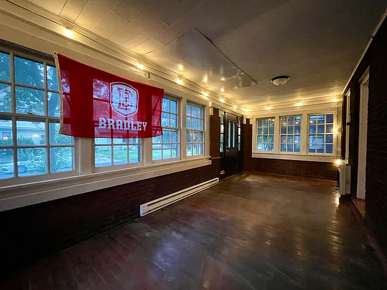 1616 W Barker Ave — Photo 3