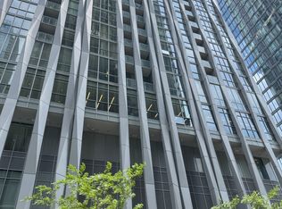 1 Yorkville Ave #2402, Toronto, ON M4W