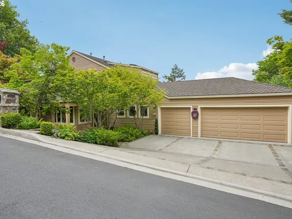 221 SW Moonridge Pl, Portland, OR 97225