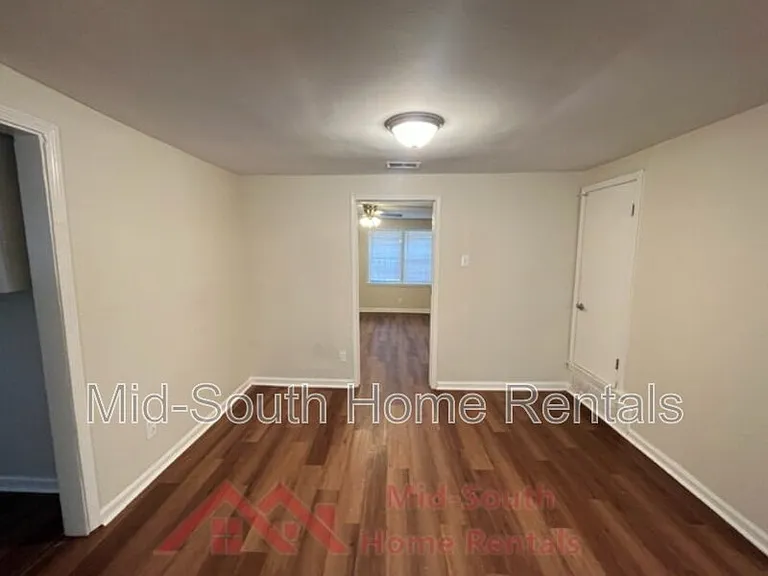 858 Eyers Rd — Photo 6