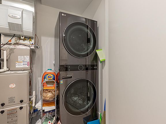 5th image of 1705 W Webster Ave #702