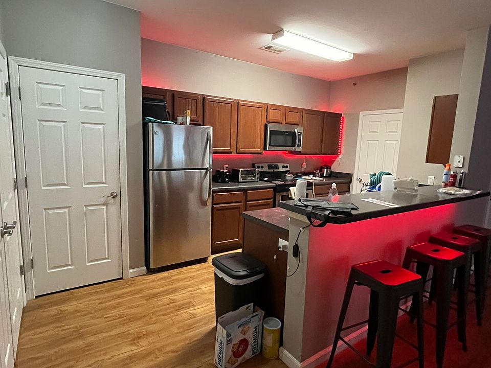 1st image of 877 S Royal Oak Pkwy APT 103