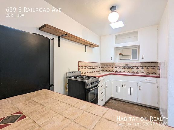 3rd image of 639 S Railroad Ave