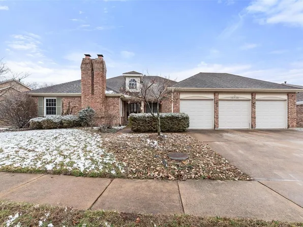 16727 Stanford Place Dr, Florissant, MO 63034
