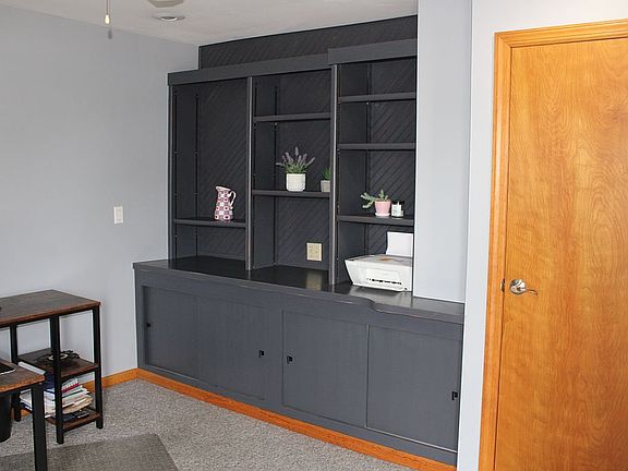 3rd image of 65 Lincoln Ave