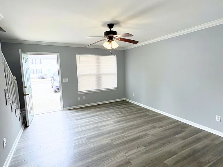 3455 Hedge Dr NE — Photo 6