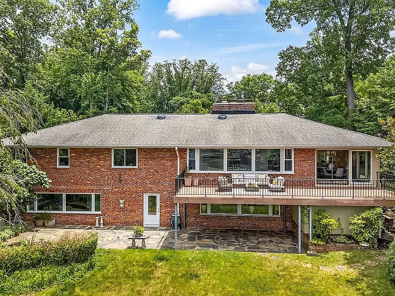 3612 Ridgeway Ter — Photo 8