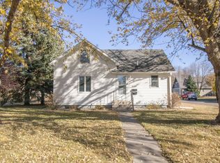 1102 10th Ave, Rock Valley, IA 51247