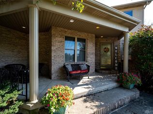 742 Peshek Ln, Springfield, OH 45506