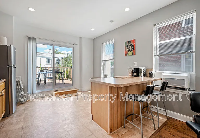 929 N 6th St #2 — Photo 11