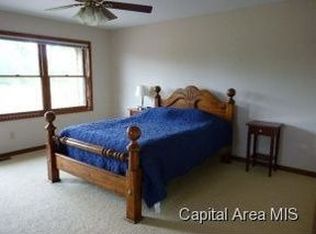 12600 Boy Scout Trl, Petersburg, IL 62675