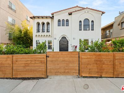 511 N Hobart Blvd, Los Angeles, CA, 90004