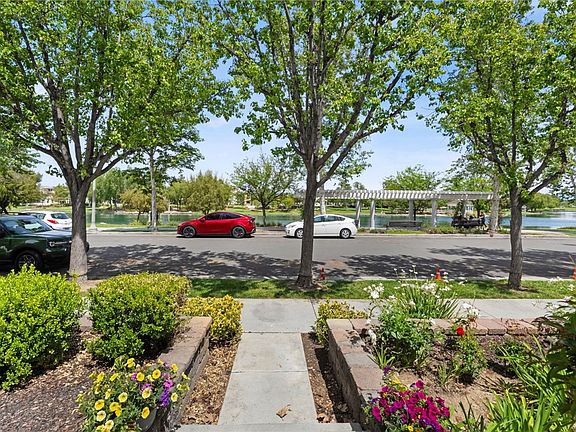 3rd image of 40125 Balboa Dr