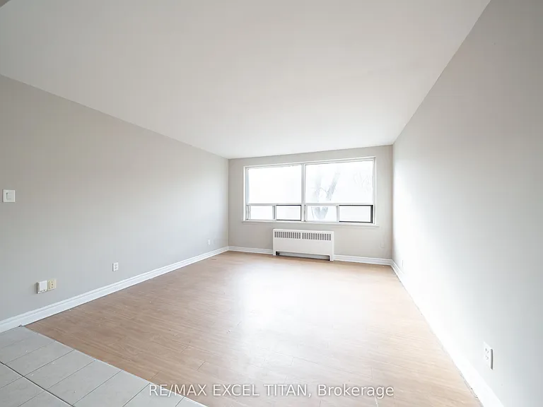 468 Ottawa St N #309A — Photo 2