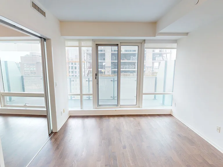 1 Bloor St E #4407 — Photo 11