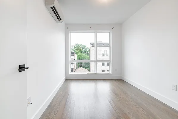 Rented by Twin Group | media 43