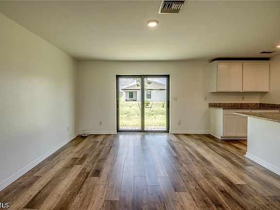 4th image of 861 Winwood Cir