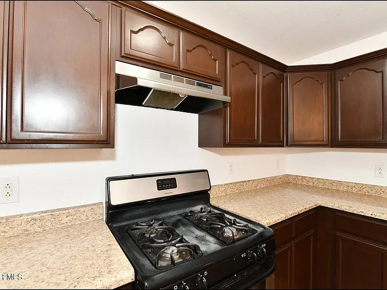 1591 Hartsdale Dr #B — Photo 12