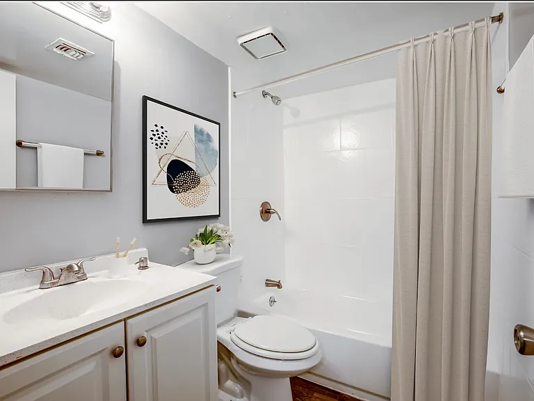 Radius Apartments — Photo 11