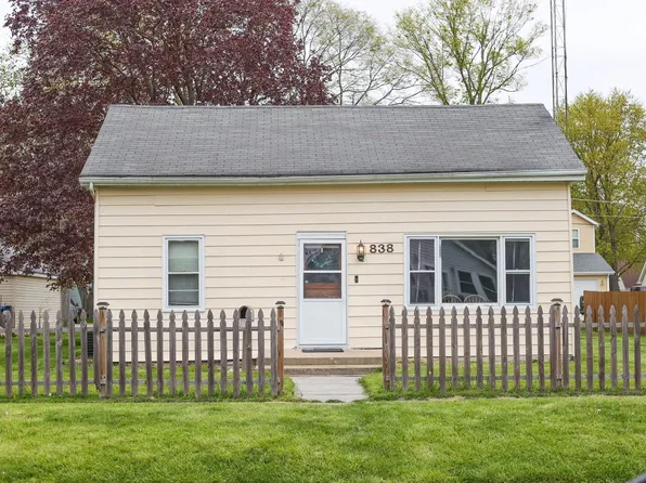 838 E Main St, Morris, IL 60450