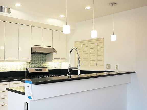 3rd image of 2072 Villa Del Lago Dr Unit A