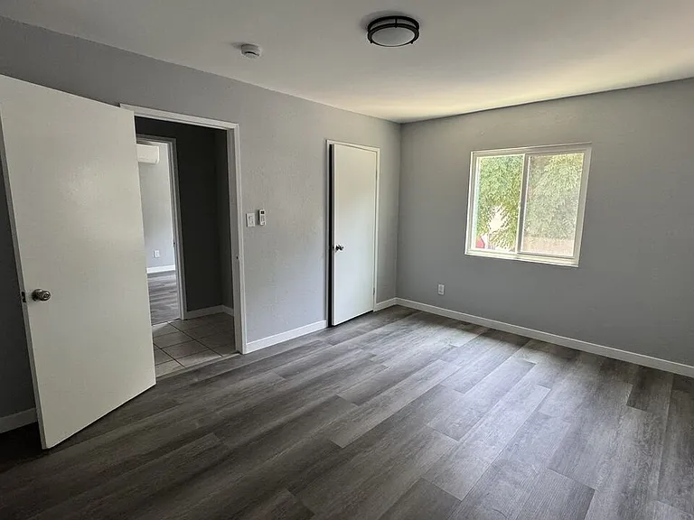 1255 Velasco St #A — Photo 10