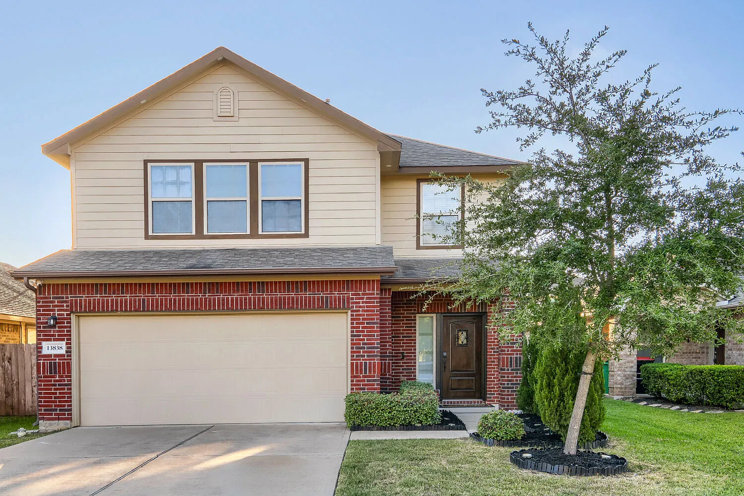 4 bed, 2.5 bath, 2226 sqft, $6,804 — Photo 1